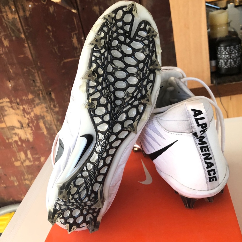 Men’s Nike Alpha Menace Pro cleats